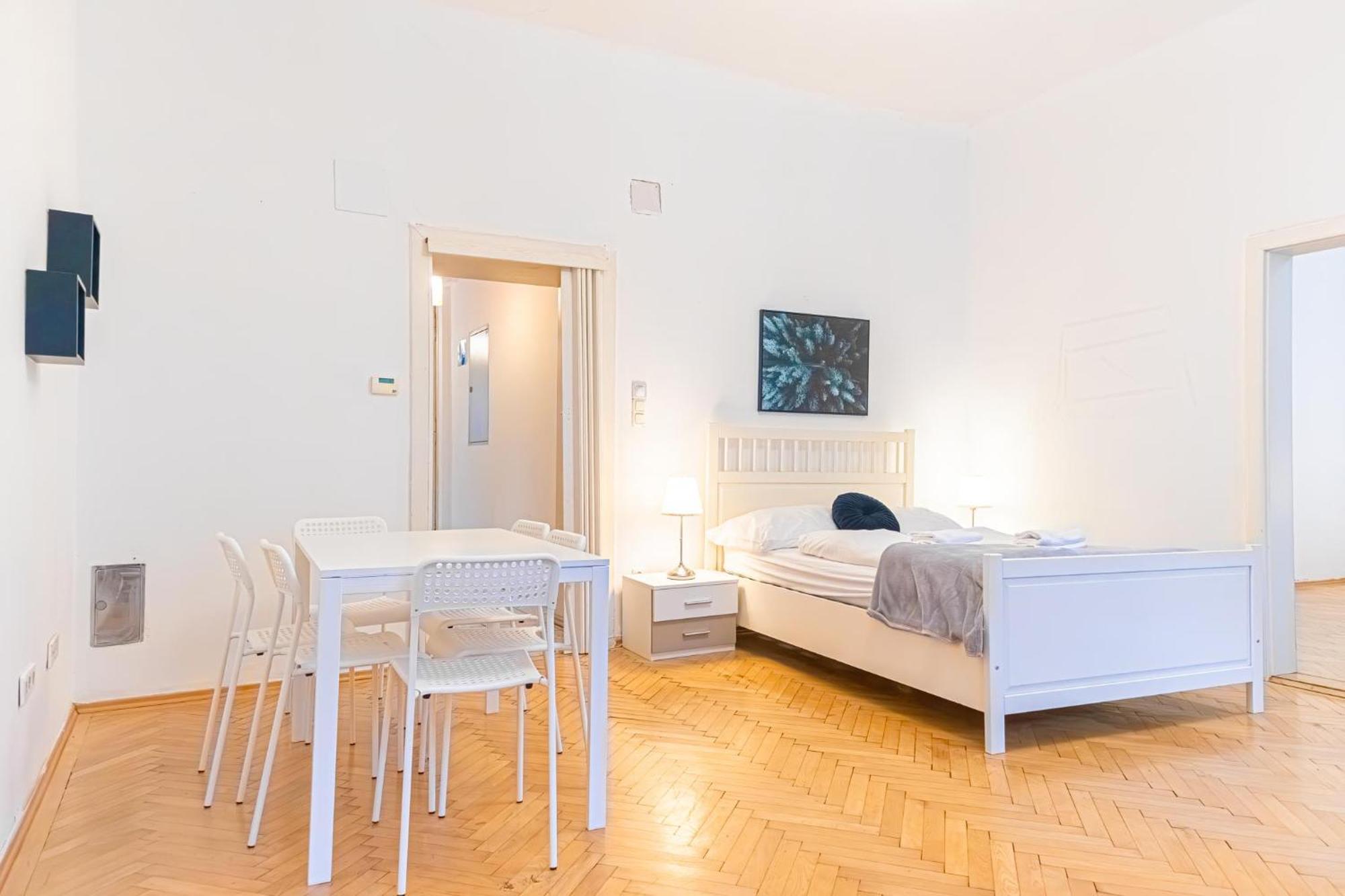 Deluxe 3Br Apt. Wiener Stadthalle - Suitable For Longstays Екстер'єр фото